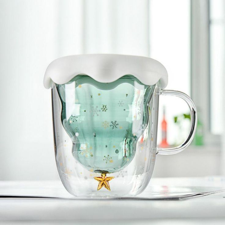 Christmas Tree Shaped Double Wall Glass Mug, 3D Tree Snowflake Glassware with Lid and Handle, Great for Latte, Tea Bag, Beverage, Juice, Water